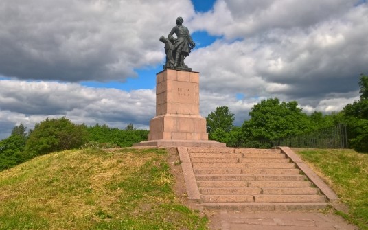 What to see in Vyborg - a monument to Peter I on the Rocky Cape