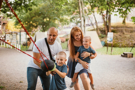 Children's attractions vyborg - slingshot